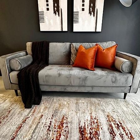 Stylish Executive Apartment With Power Backup Йоханнесбург Экстерьер фото