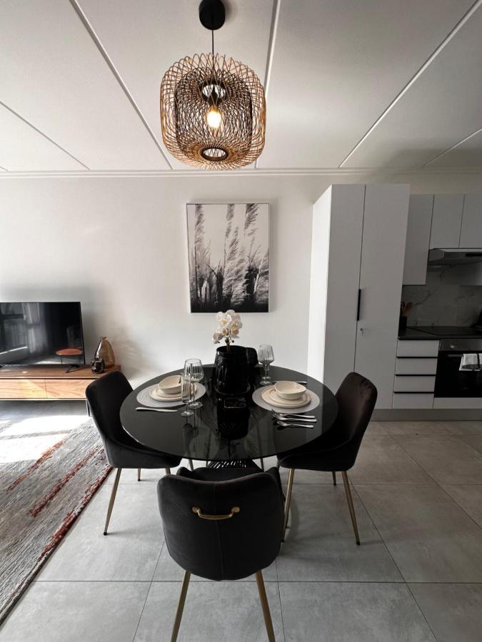 Stylish Executive Apartment With Power Backup Йоханнесбург Экстерьер фото