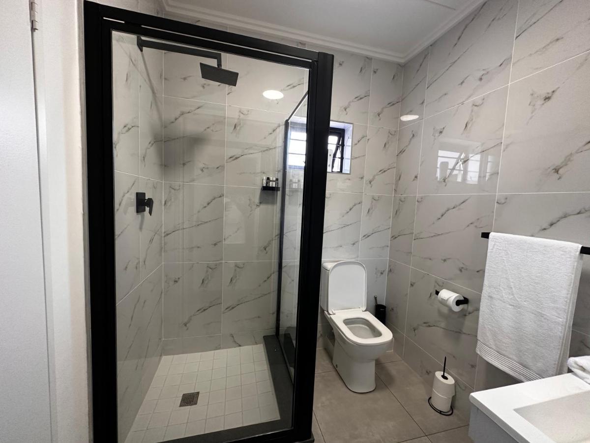 Stylish Executive Apartment With Power Backup Йоханнесбург Экстерьер фото
