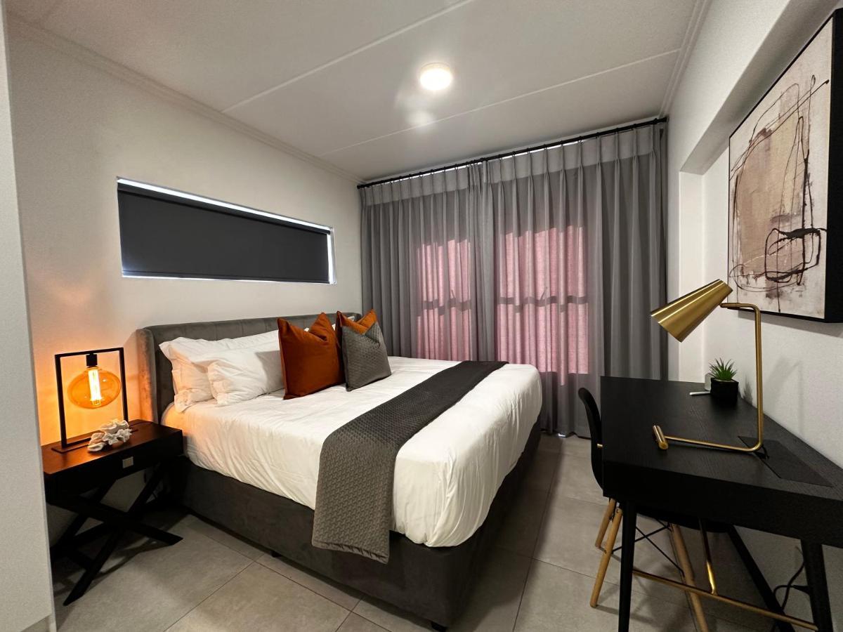 Stylish Executive Apartment With Power Backup Йоханнесбург Экстерьер фото