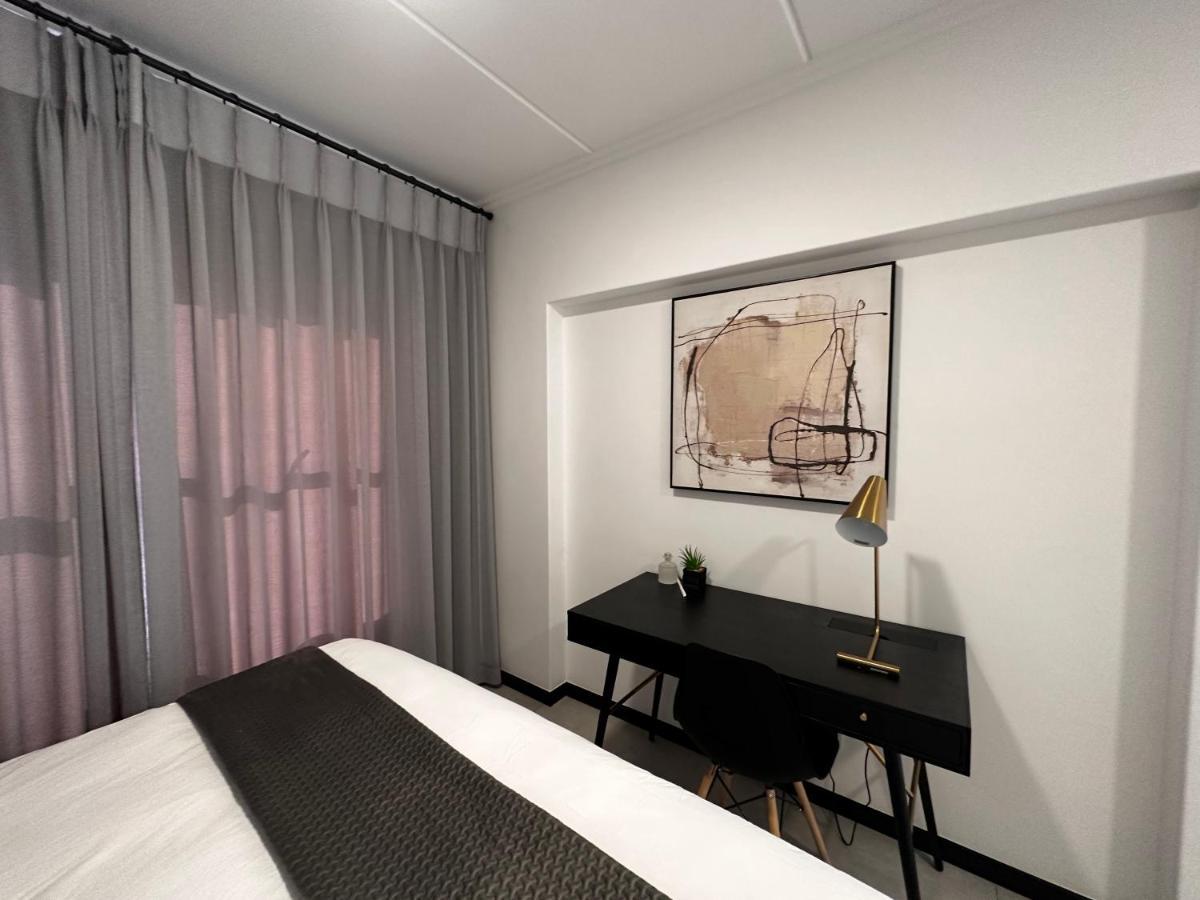 Stylish Executive Apartment With Power Backup Йоханнесбург Экстерьер фото